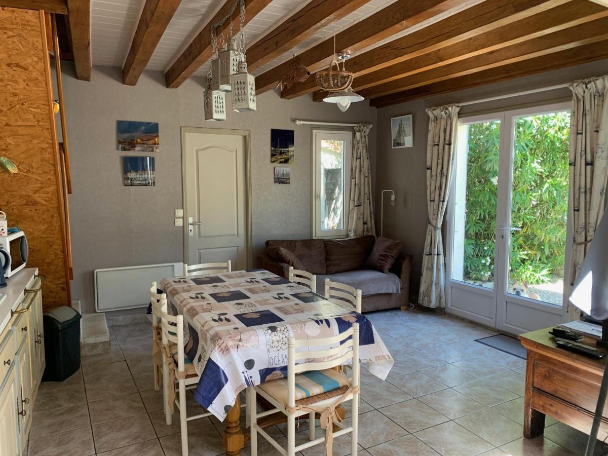 Maison De Pays Au Centre Du Village Saint-Martin-de-Ré Buitenkant foto